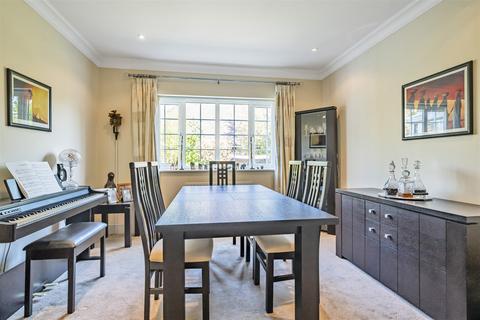 16 Bax Close, Storrington, Pulborough, RH20 4GZ