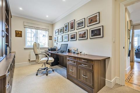 16 Bax Close, Storrington, Pulborough, RH20 4GZ