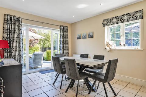 16 Bax Close, Storrington, Pulborough, RH20 4GZ