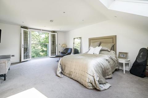 26 Oakfield Gardens, Beckenham, BR3 3AZ