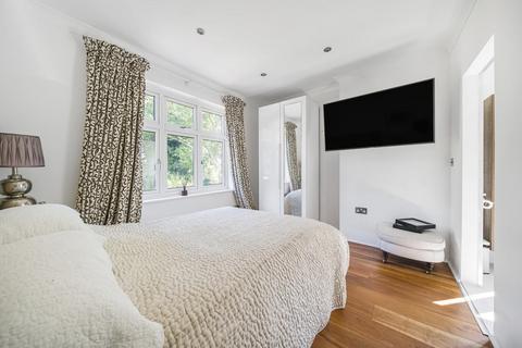 26 Oakfield Gardens, Beckenham, BR3 3AZ