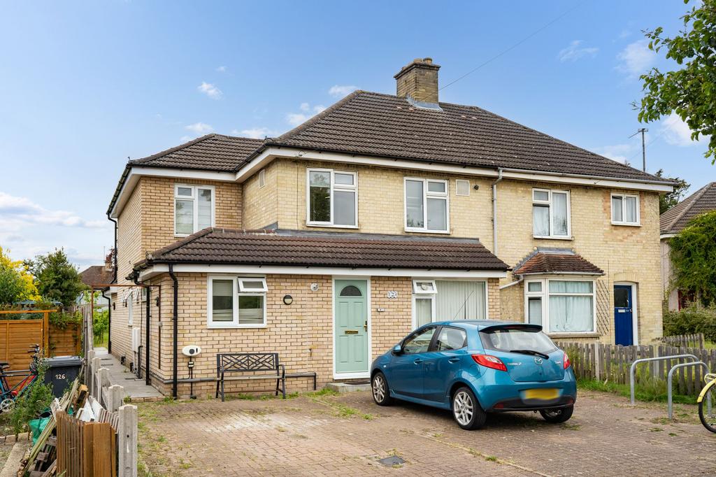 Kendal Way, Cambridge, CB4 6 bed semidetached house for sale £650,000