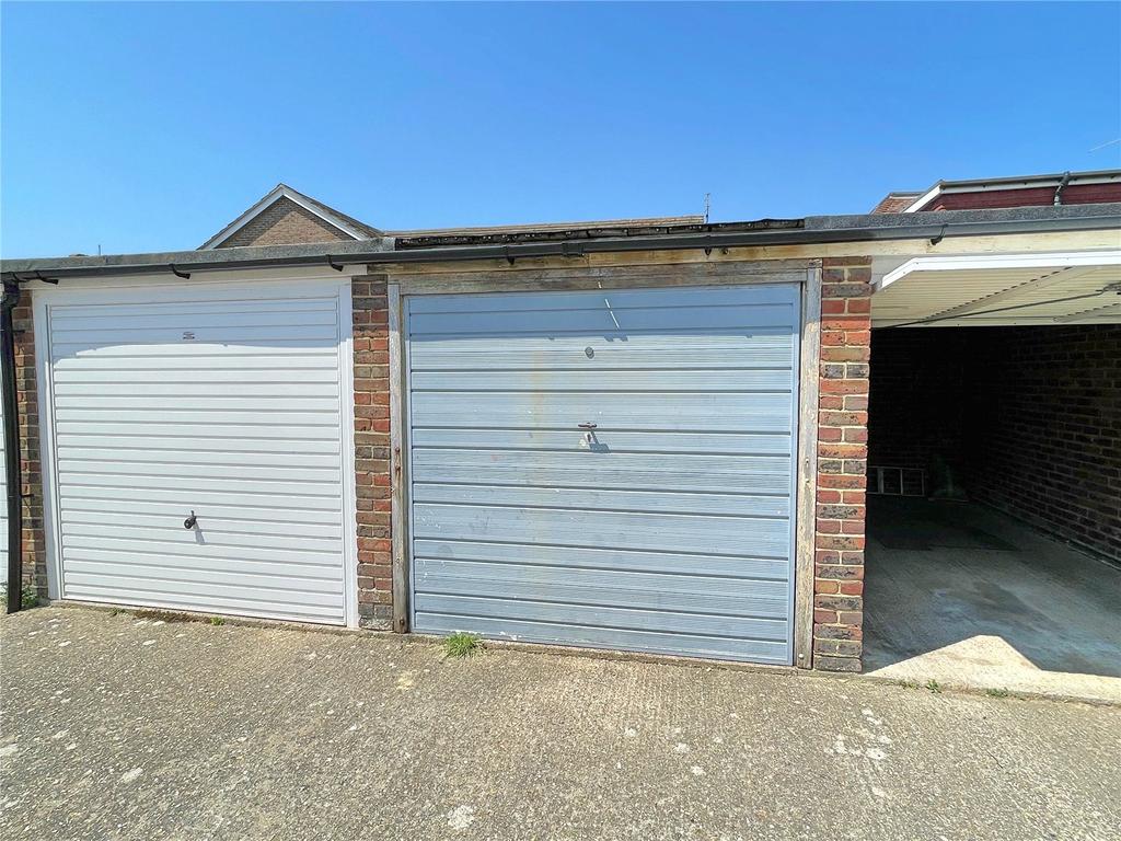Abbotswood Walk, Shaftesbury Road... Garage £20,000