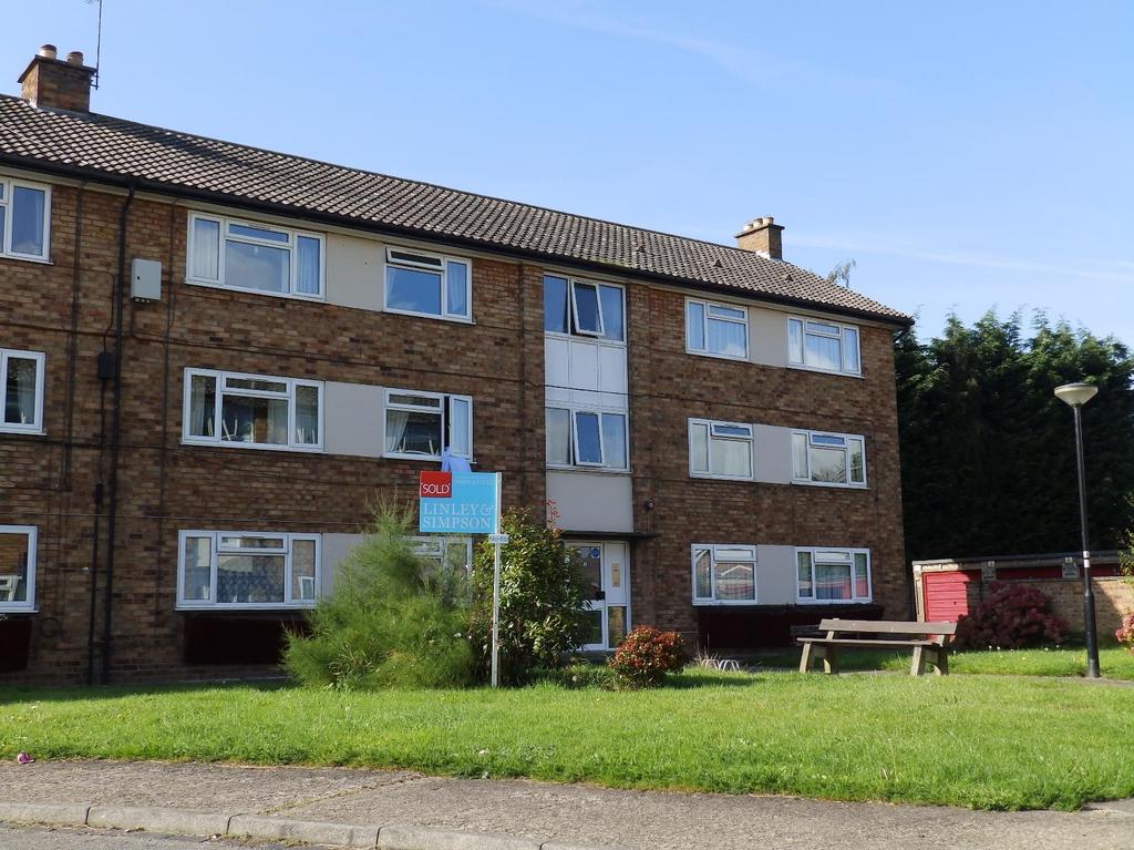 West Moor Flats, Fulford, York, YO19 2 bed flat £1,100 pcm (£254 pw)
