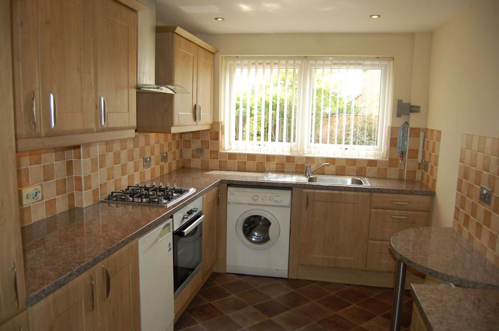 Phillips Way, Long Buckby, Northampton NN6 7SF 2 bed detached bungalow