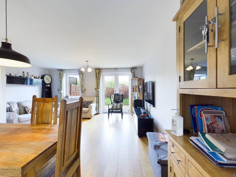 Vimy Drive Dartford Kent DA1 5FJ 4 bed terraced house to rent £2,200