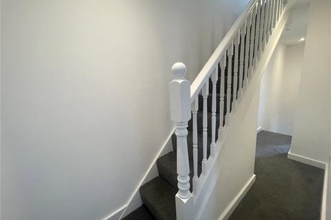 2 bedroom terraced house to rent, Farnborough Road, Farnham, Surrey, GU9