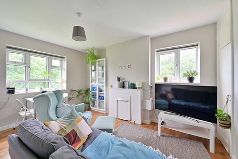 2 bedroom flat to rent, Horne Way, West Putney, London, SW15
