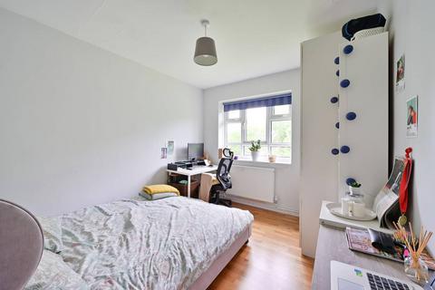 undefined, Horne Way, West Putney, London, SW15
