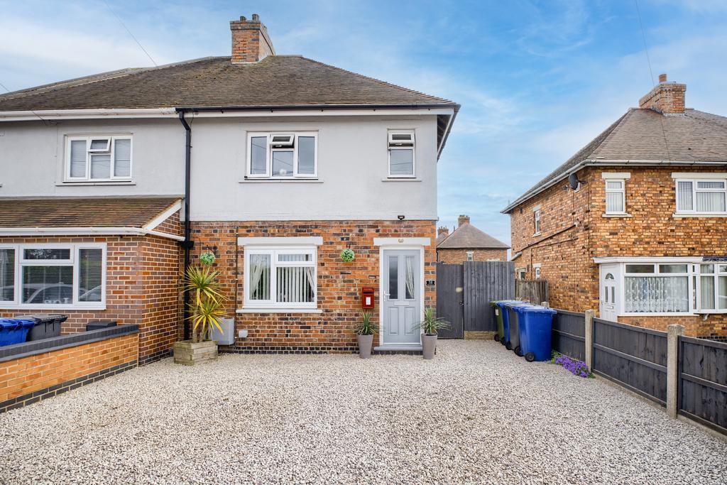 Overwoods Road, Hockley, Tamworth... 3 bed semidetached house £230,000