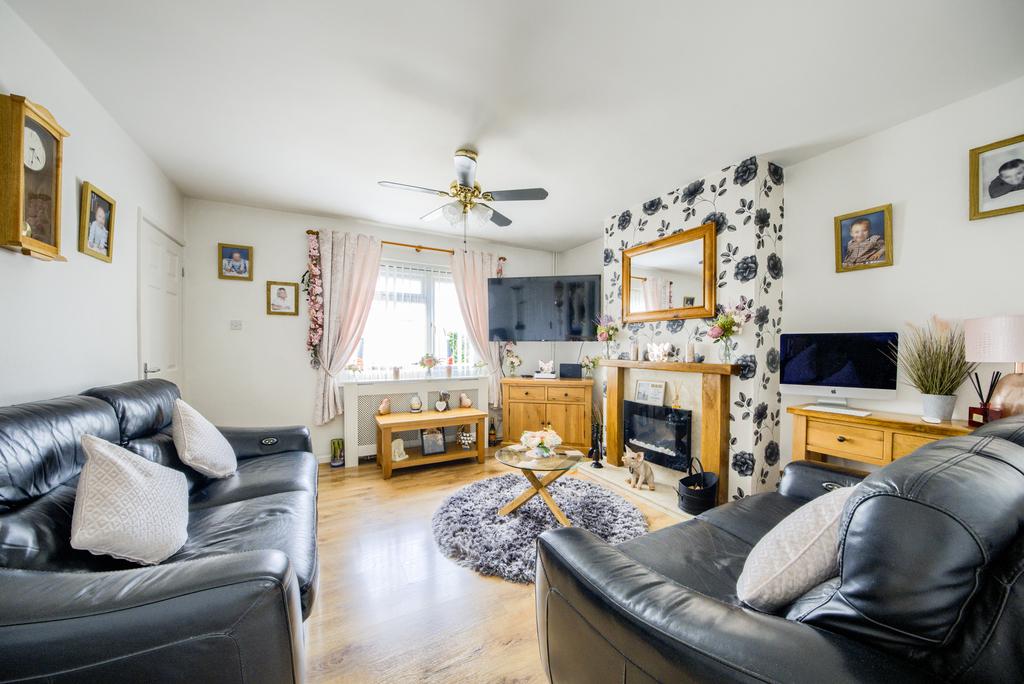 Overwoods Road, Hockley, Tamworth... 3 bed semidetached house £230,000