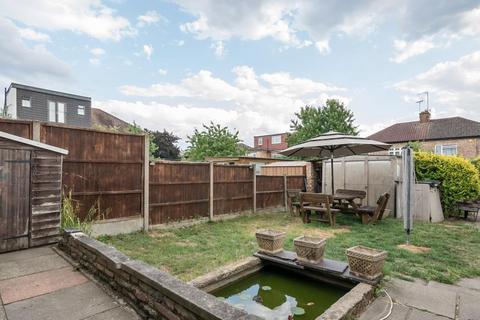 33 Devonshire Crescent, London, NW7 1DN