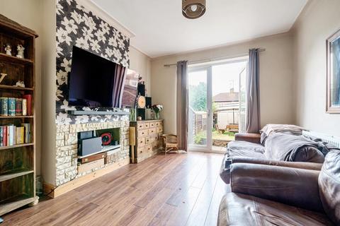 33 Devonshire Crescent, London, NW7 1DN