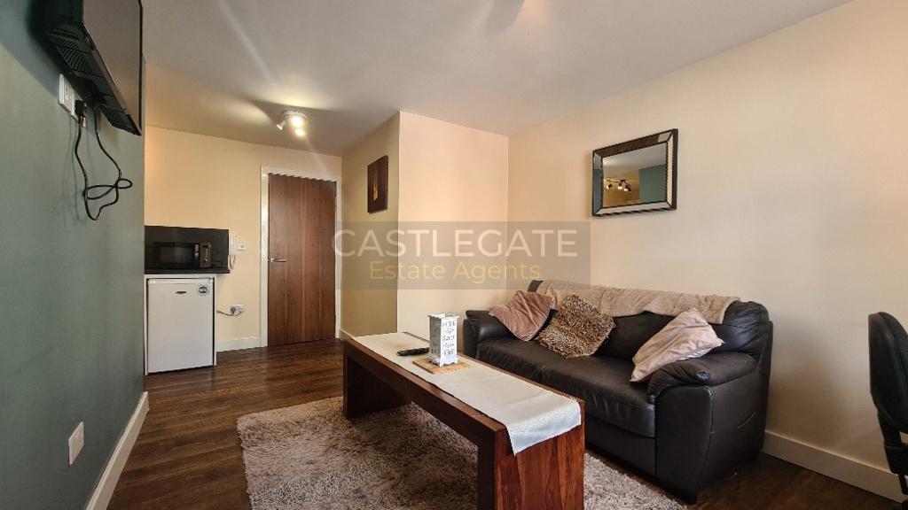 Apartment 3, 3a New Street, Huddersfield, HD1 2 AX
