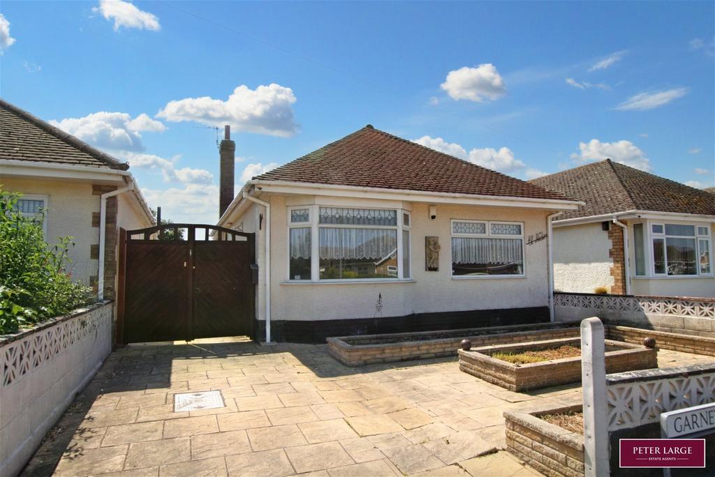 37 Drive, Prestatyn, Denbighshire LL19 7DL 2 bed detached