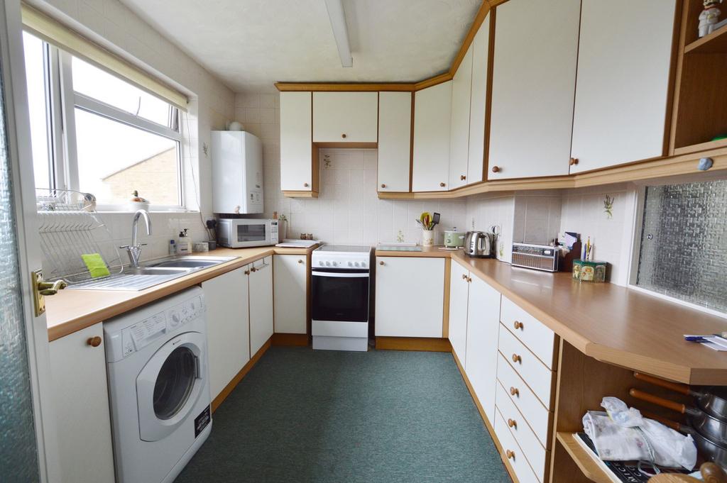 Dungannon Chase, SouthendOnSea, SS1 2 bed apartment for sale £275,000