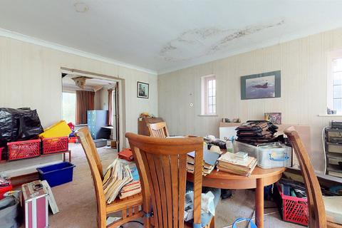 2 Brownlow Road, Croydon, CR0 5JT