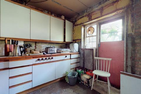 2 Brownlow Road, Croydon, CR0 5JT