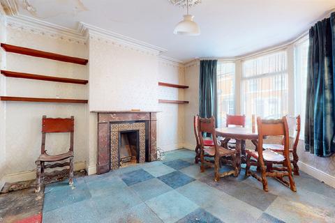 15 Agnes Road, Northampton, NN2 6EU