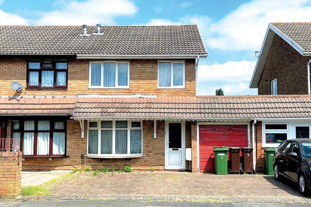 3 Denmore Gardens, Wolverhampton 3 bed semidetached house £75,000