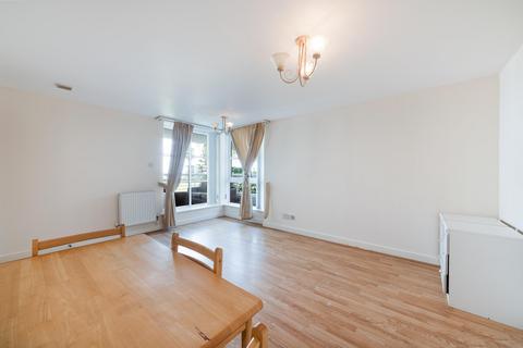 2 bedroom apartment for sale, Barrier Point Road, London, E16