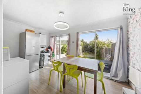 28 Hawkdene, London, E4 7PF