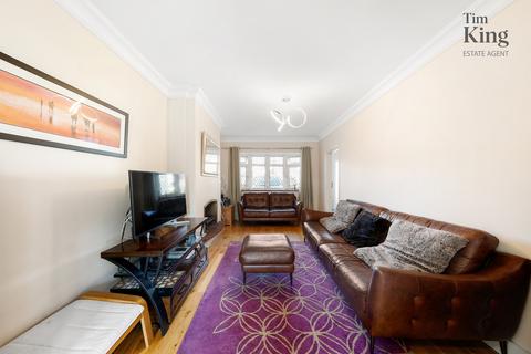 28 Hawkdene, London, E4 7PF