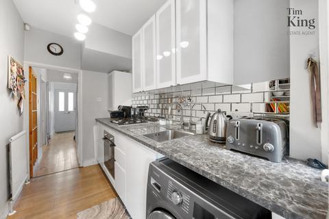 28 Hawkdene, London, E4 7PF