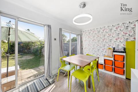 28 Hawkdene, London, E4 7PF