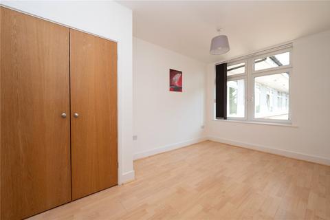 2 bedroom flat to rent, Camp Road, St. Albans, Hertfordshire