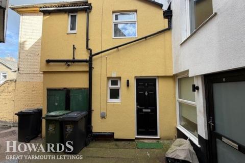 2 bedroom terraced house to rent, Gordon Terrace, Great Yarmouth