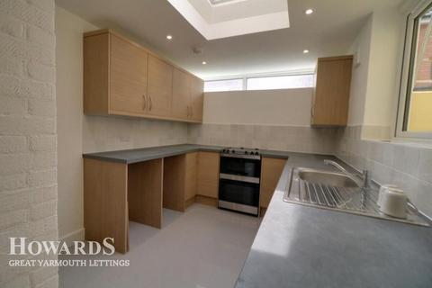 2 bedroom terraced house to rent, Gordon Terrace, Great Yarmouth