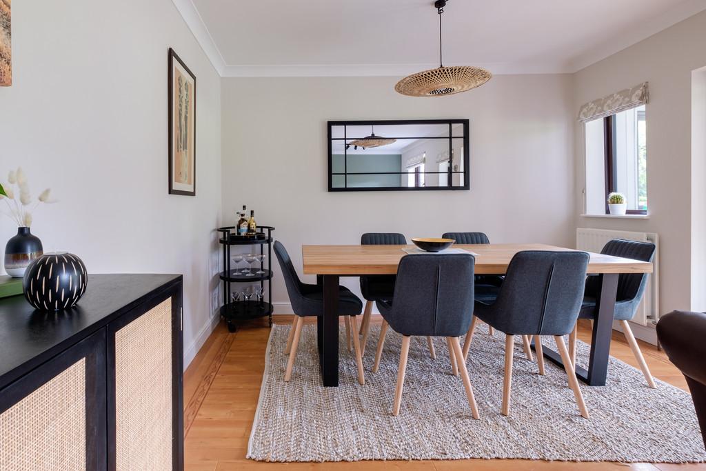 Snug/dining room