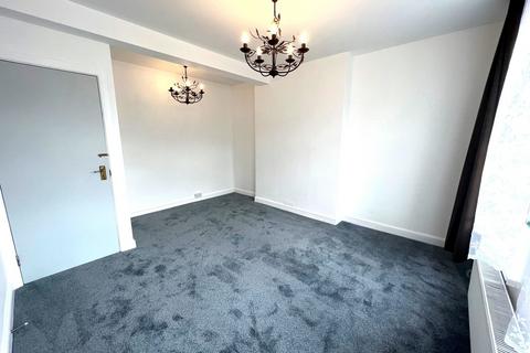 2 bedroom apartment to rent, Pinner Green, Pinner HA5