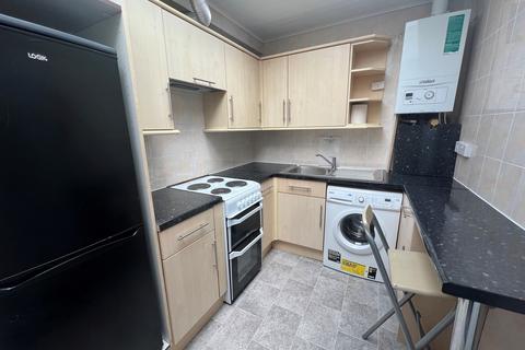 2 bedroom apartment to rent, Pinner Green, Pinner HA5