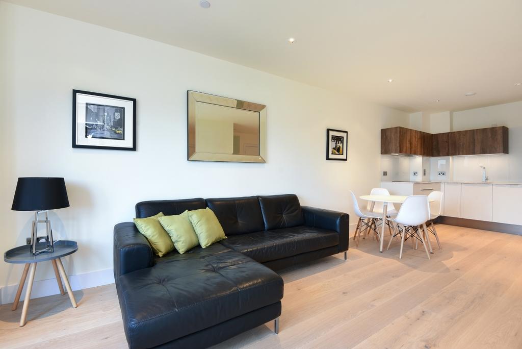 Lockington Road Battersea SW8 2 bed flat to rent £3,000 pcm (£692 pw)