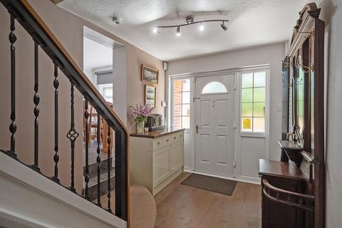 2 Burford Close, Uxbridge, UB10 8EH