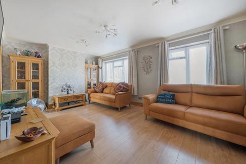 5 Simms Close, Carshalton, SM5 2SJ