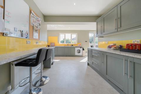 5 Simms Close, Carshalton, SM5 2SJ