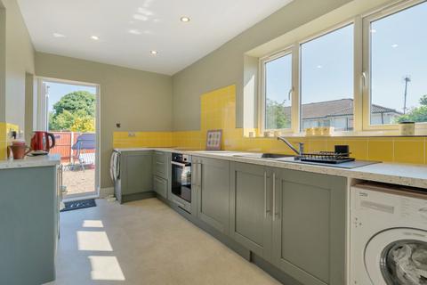5 Simms Close, Carshalton, SM5 2SJ