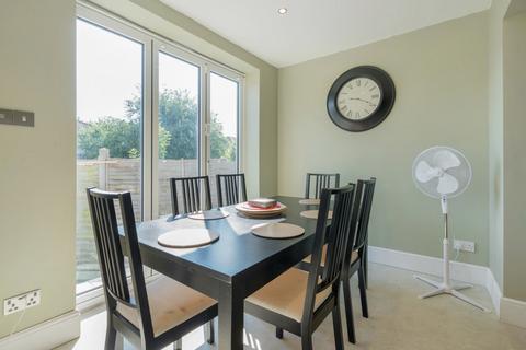 5 Simms Close, Carshalton, SM5 2SJ