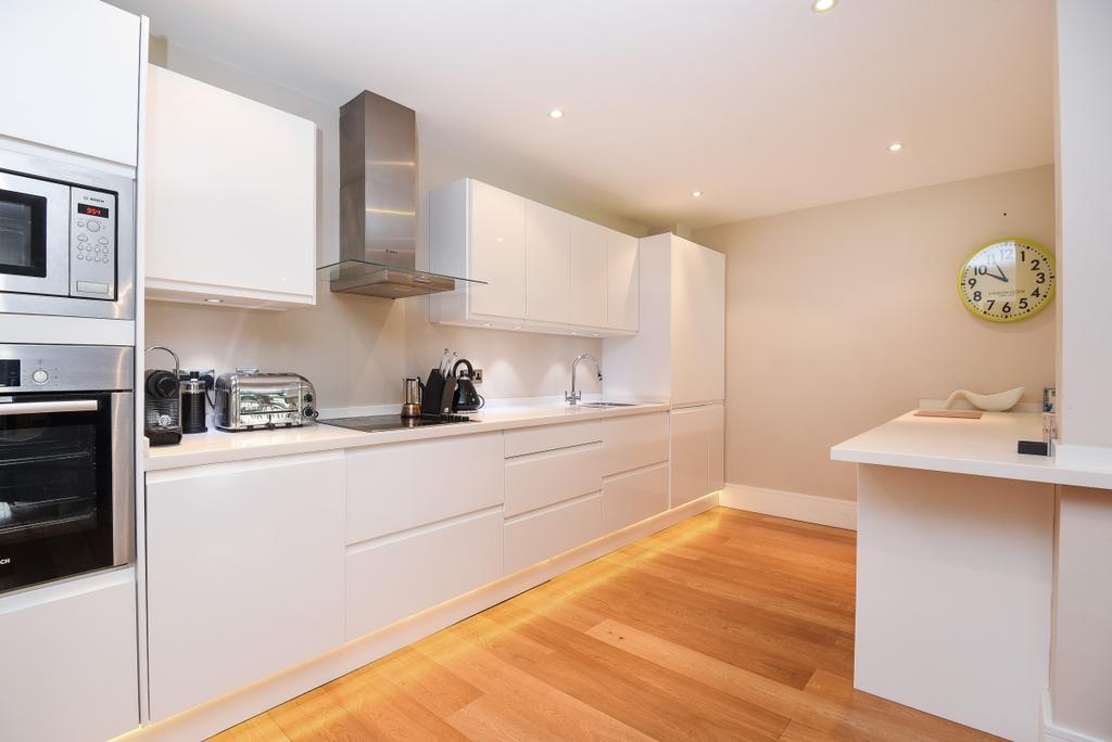 Broadbridge Apartments, Clapham North... 2 bed flat £2,750 pcm (£635 pw)