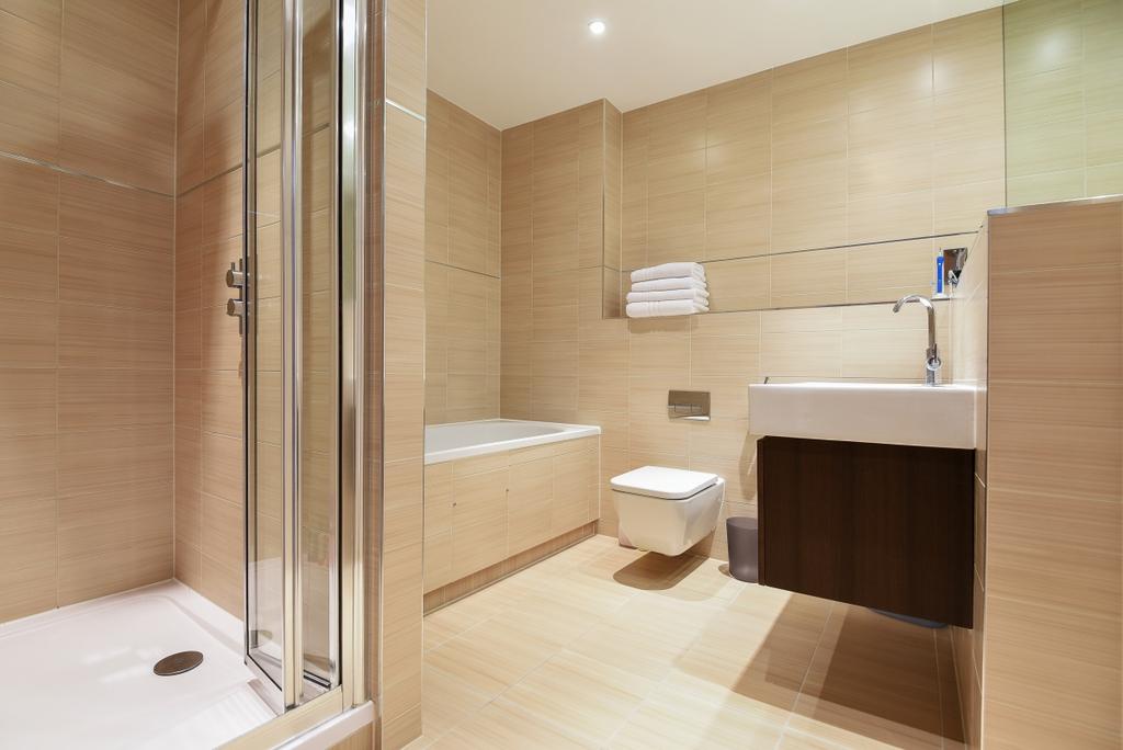 Broadbridge Apartments, Clapham North... 2 bed flat £2,750 pcm (£635 pw)