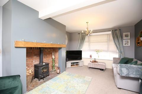 3 bedroom detached house for sale, Watling Street, Grendon