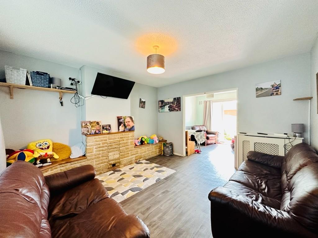 Lancaster Gardens, Whiltleigh, Plymouth 3 bed semidetached house for