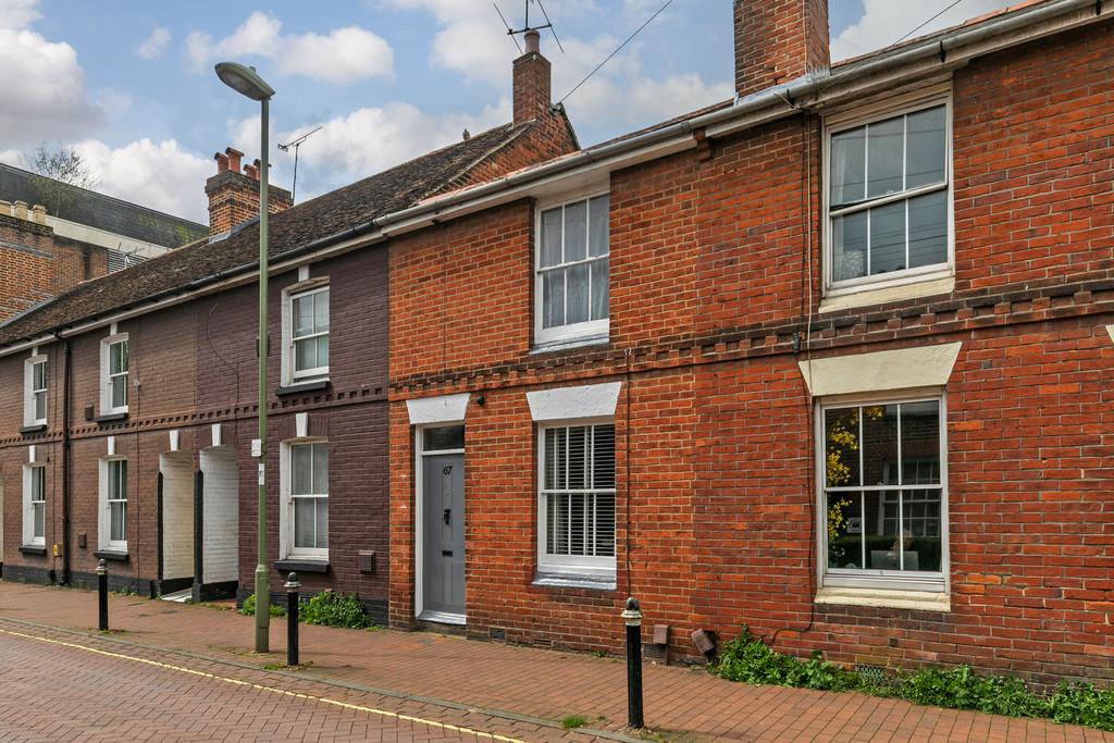 Upper Brook Street, Winchester 2 bed terraced house £1,500 pcm (£346 pw)