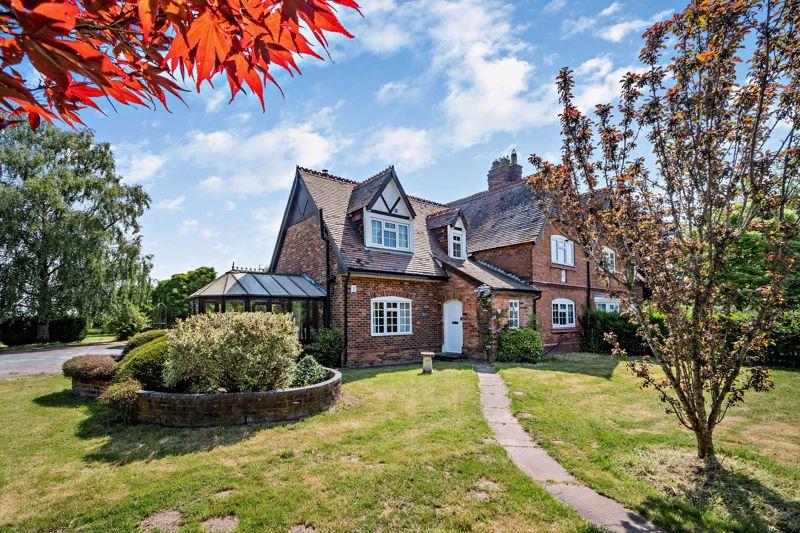 Spurstow Nr Tarporley 4 Bed Semi Detached House For Sale £600 000