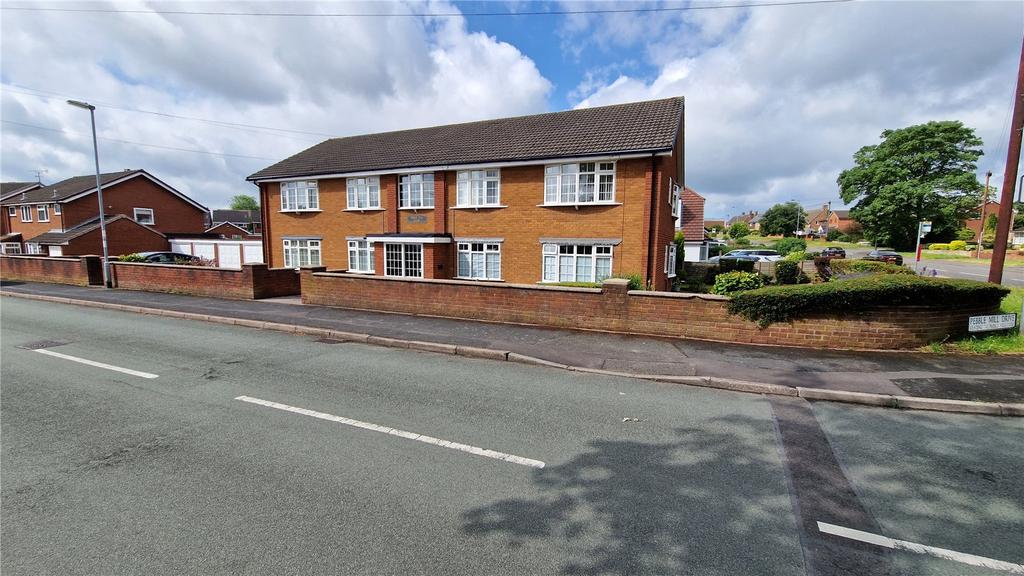 Old Hednesford Road, Cannock... 2 bed apartment £850 pcm (£196 pw)
