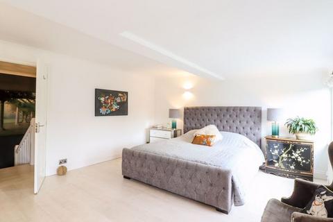 Shadybrook Beeches Drive, Farnham Common, Slough, SL2 3JT