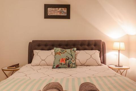 Shadybrook Beeches Drive, Farnham Common, Slough, SL2 3JT